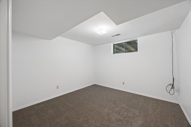 710 E Glencrest Dr, Spokane, WA 99208