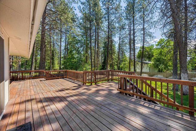 710 E Glencrest Dr, Spokane, WA 99208