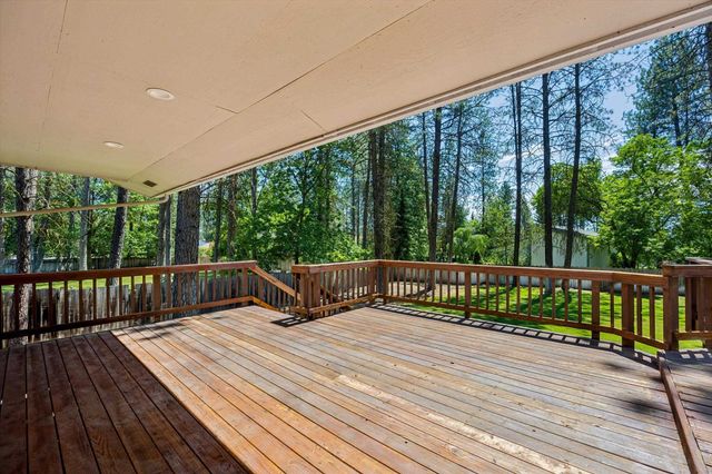710 E Glencrest Dr, Spokane, WA 99208