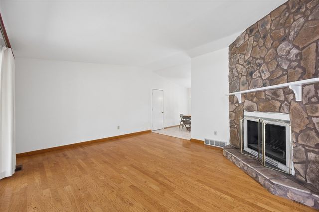 710 E Glencrest Dr, Spokane, WA 99208