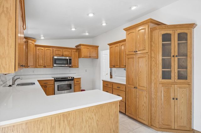 710 E Glencrest Dr, Spokane, WA 99208