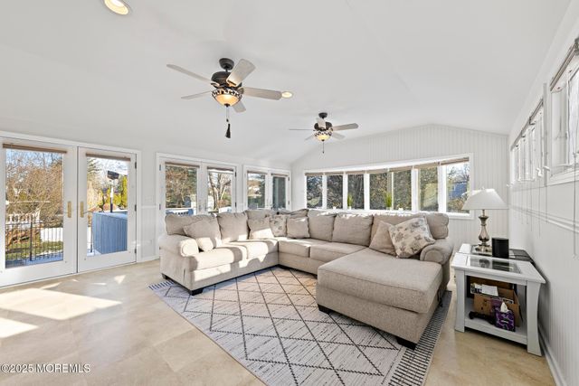 105 Park Avenue, Shrewsbury Boro, NJ 07702
