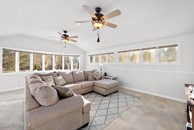 105 Park Avenue, Shrewsbury Boro, NJ 07702