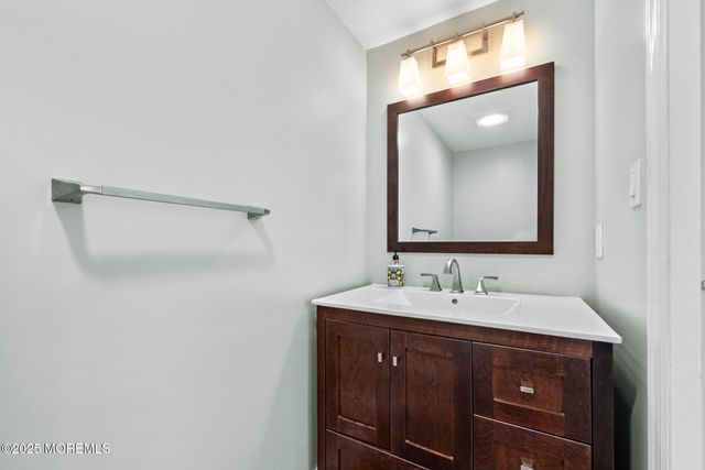 105 Park Avenue, Shrewsbury Boro, NJ 07702