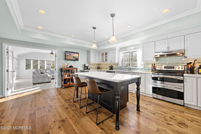 105 Park Avenue, Shrewsbury Boro, NJ 07702