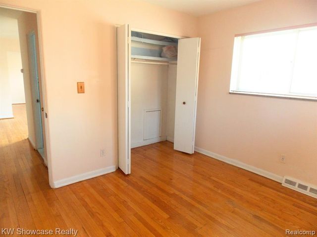 335 N Eton Street 26, Birmingham, MI 48009