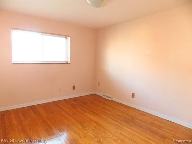 335 N Eton Street 26, Birmingham, MI 48009