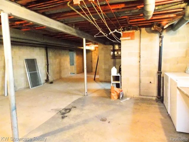 335 N Eton Street 26, Birmingham, MI 48009