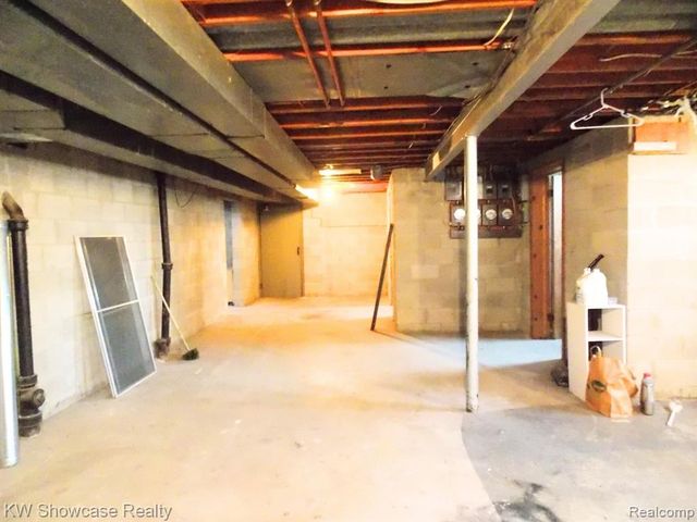 335 N Eton Street 26, Birmingham, MI 48009