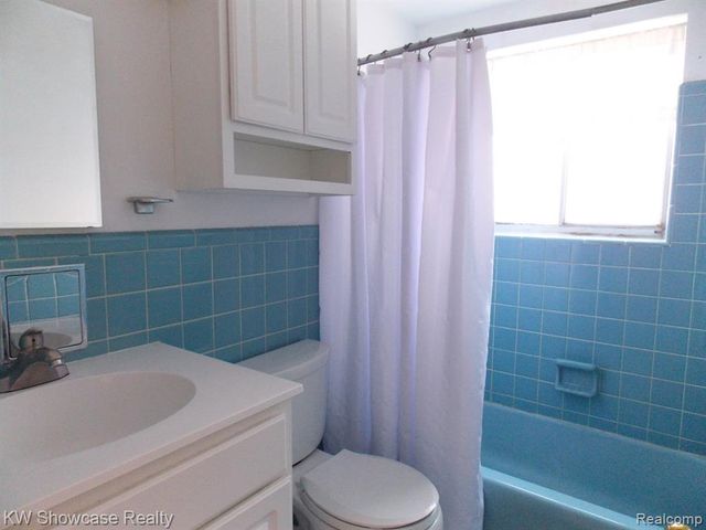 335 N Eton Street 26, Birmingham, MI 48009