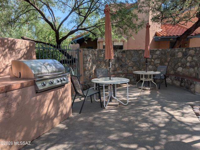 7759 E Via Ventana Norte, Tucson, AZ 85750