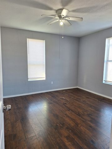 3913 Lee Street, Greenville, TX 75401