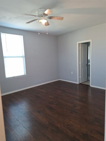3913 Lee Street, Greenville, TX 75401