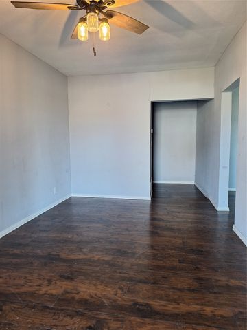 3913 Lee Street, Greenville, TX 75401