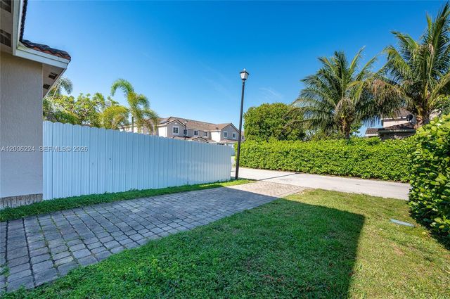 27524 SW 140th Ave, Homestead, FL 33032