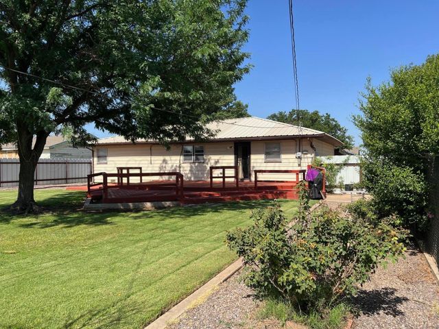 606 NW 8th Street, Dimmitt, TX 79027