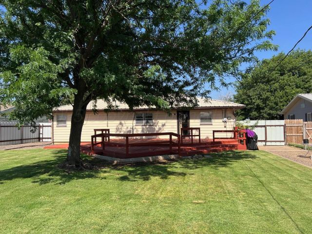 606 NW 8th Street, Dimmitt, TX 79027