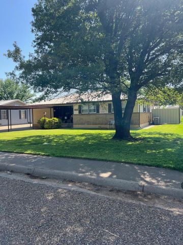 606 NW 8th Street, Dimmitt, TX 79027