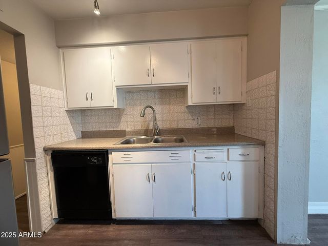 1723 W CHERYL Drive, Phoenix, AZ 85021