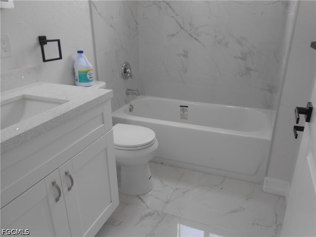 2809 55th ST W, Lehigh Acres, FL 33971