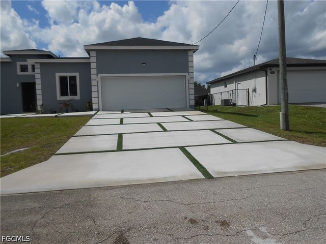 2809 55th ST W, Lehigh Acres, FL 33971