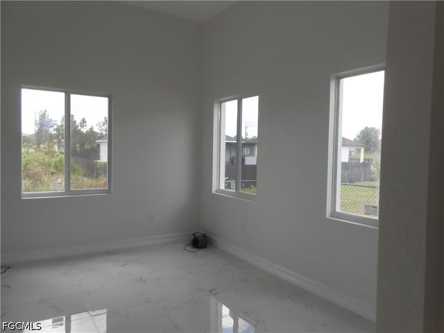 2809 55th ST W, Lehigh Acres, FL 33971