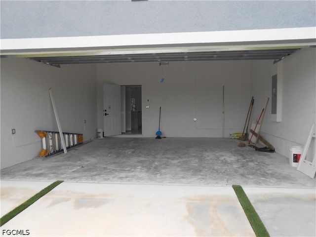 2809 55th ST W, Lehigh Acres, FL 33971