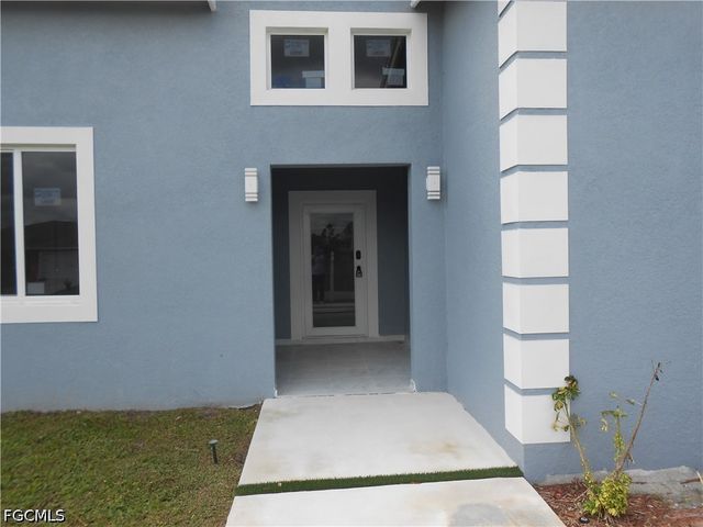 2809 55th ST W, Lehigh Acres, FL 33971