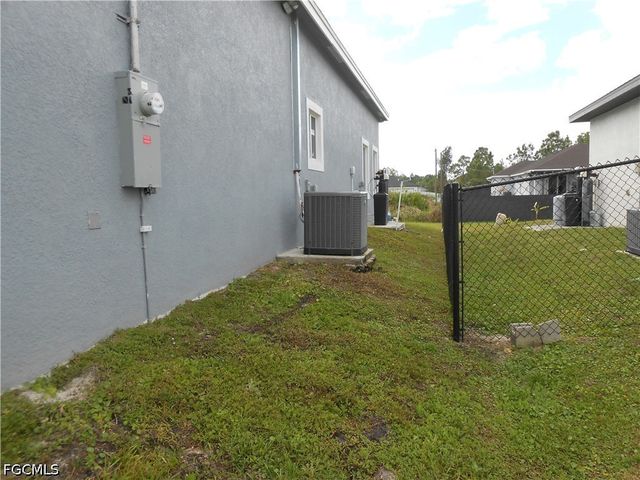 2809 55th ST W, Lehigh Acres, FL 33971
