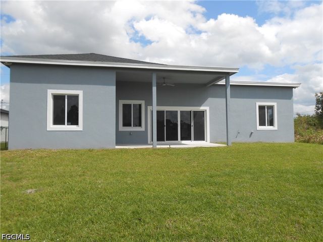 2809 55th ST W, Lehigh Acres, FL 33971