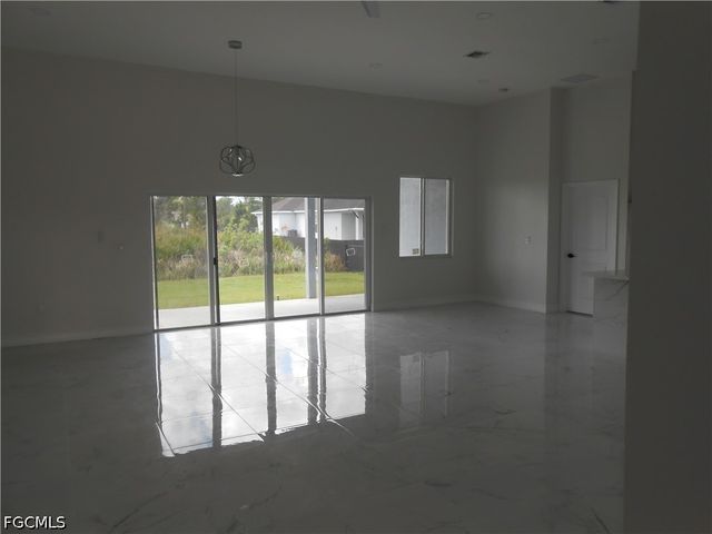 2809 55th ST W, Lehigh Acres, FL 33971