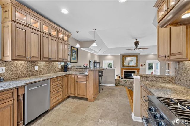 8686 Barby Lane, University City, MO 63124