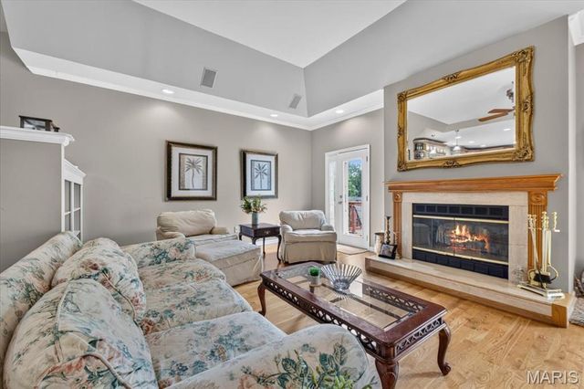 8686 Barby Lane, University City, MO 63124