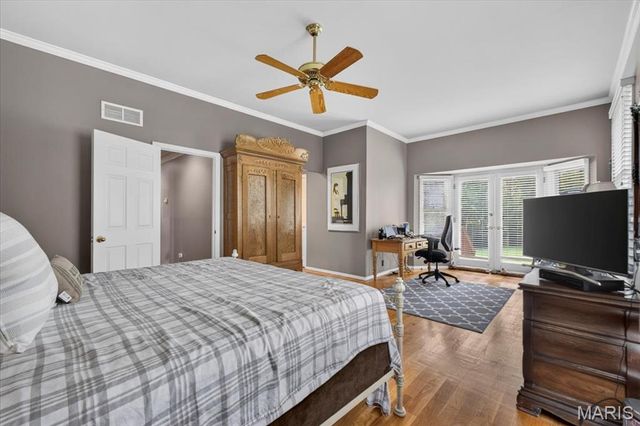8686 Barby Lane, University City, MO 63124
