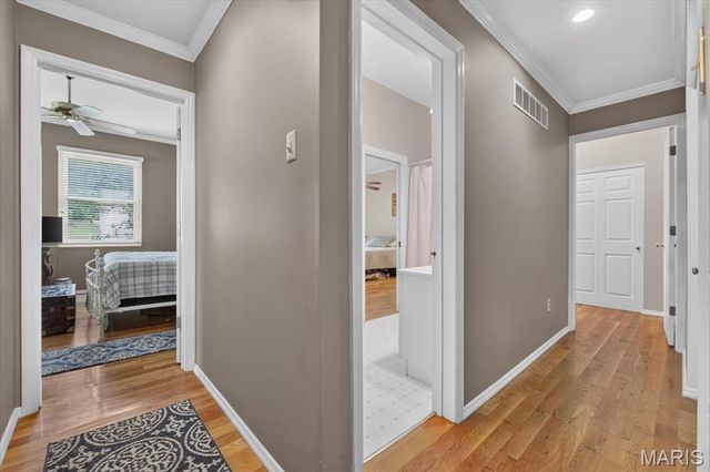 8686 Barby Lane, University City, MO 63124