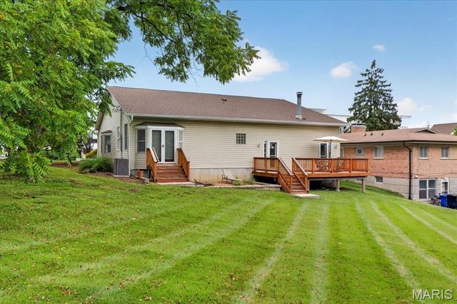 8686 Barby Lane, University City, MO 63124