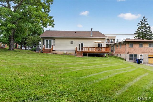 8686 Barby Lane, University City, MO 63124