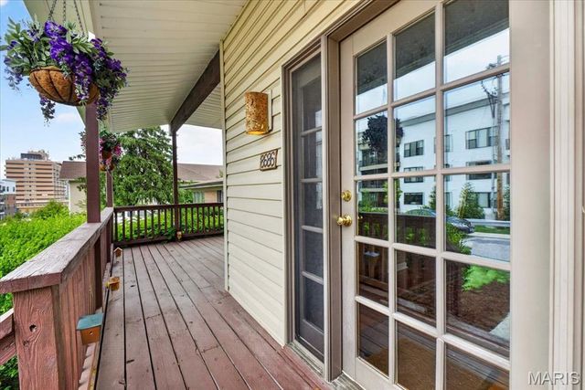 8686 Barby Lane, University City, MO 63124