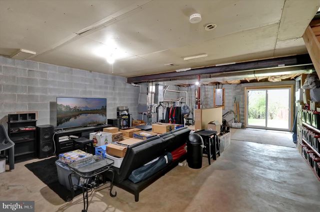 319 W MAIN ST, Adamstown, PA 19501