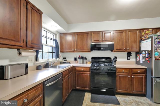 319 W MAIN ST, Adamstown, PA 19501