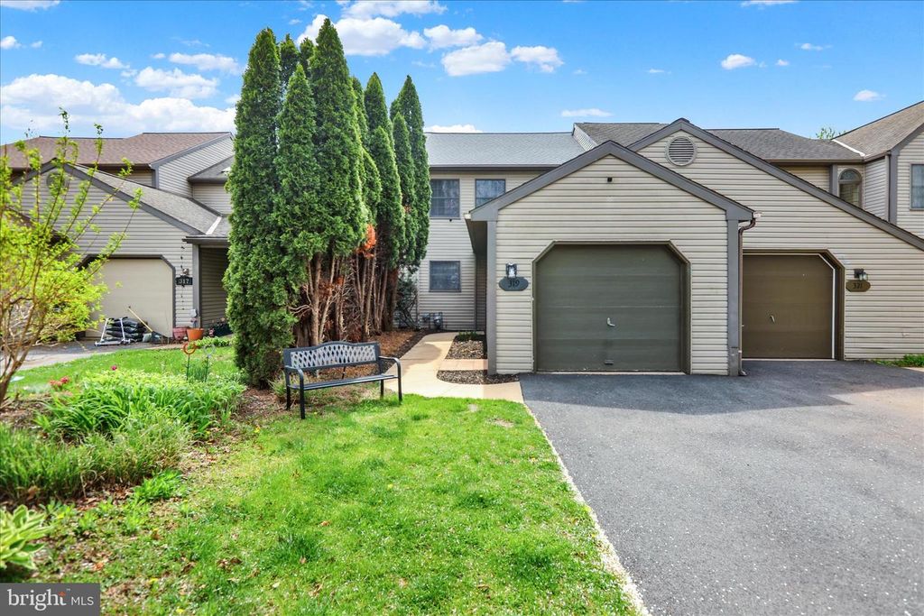 319 W MAIN ST, Adamstown, PA 19501