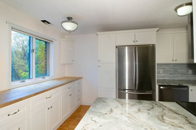 9 Ledgewood Way 29, Peabody, MA 01960