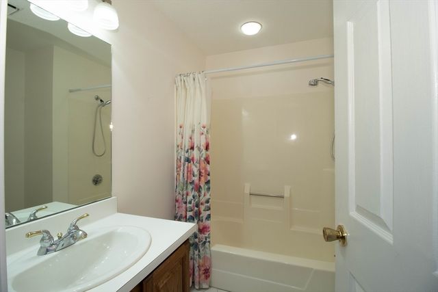 9 Ledgewood Way 29, Peabody, MA 01960