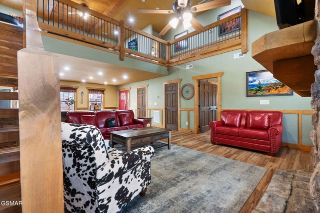 1011 Potters Way, Gatlinburg, TN 37738
