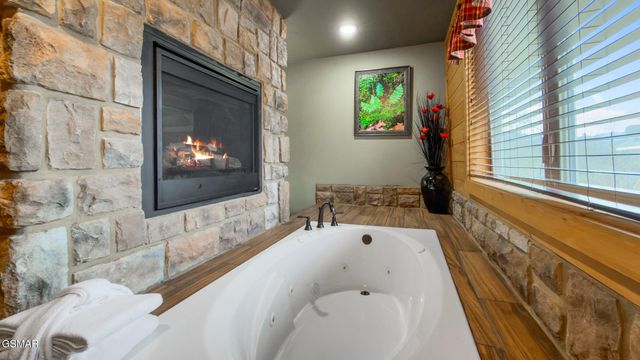 1011 Potters Way, Gatlinburg, TN 37738