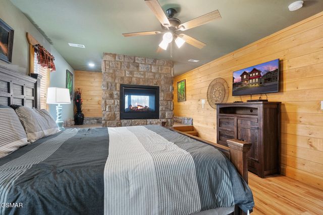 1011 Potters Way, Gatlinburg, TN 37738