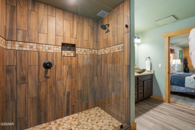 1011 Potters Way, Gatlinburg, TN 37738