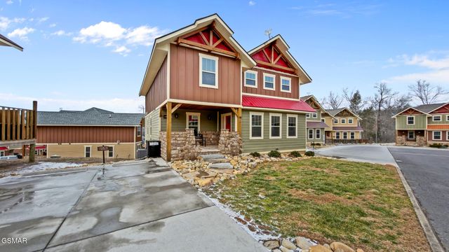 1011 Potters Way, Gatlinburg, TN 37738