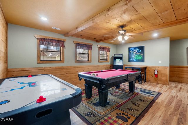 1011 Potters Way, Gatlinburg, TN 37738