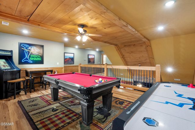 1011 Potters Way, Gatlinburg, TN 37738